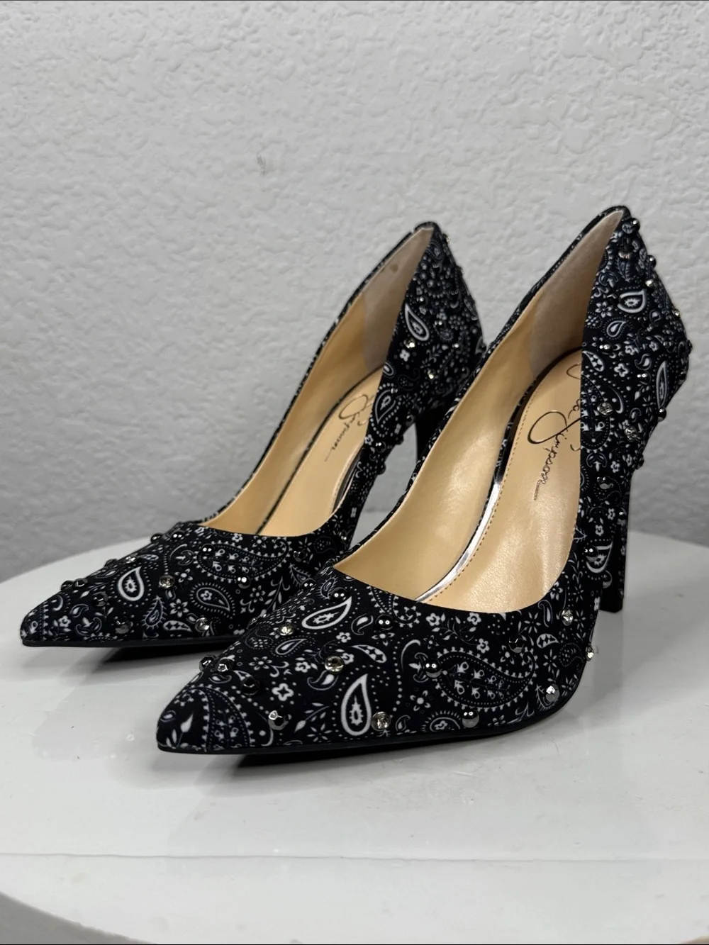 JESSICA SIMPSON CASSANI BANDANA PRINT STUDDED POINTED TOE STILETTO HEELS NIB 9